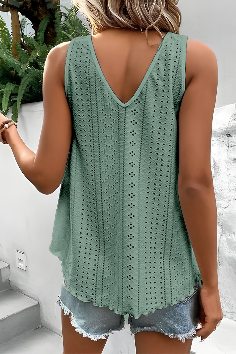 Mist Green Lace Crochet Splicing V Neck Loose Fit Tank Top - Image 2