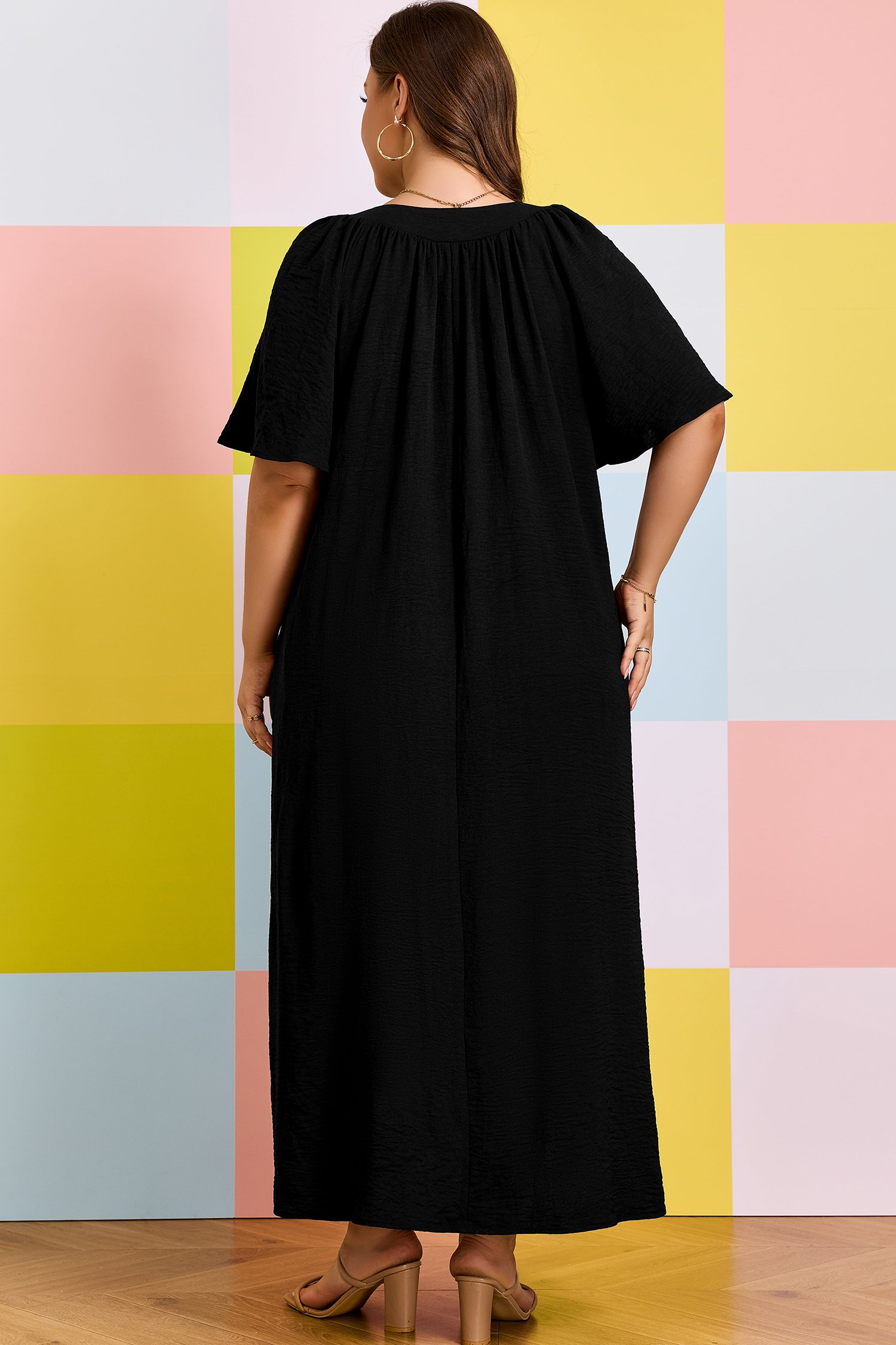 Black Plus Size Solid Color Notched Neck Short Sleeve Loose Dress - Image 2