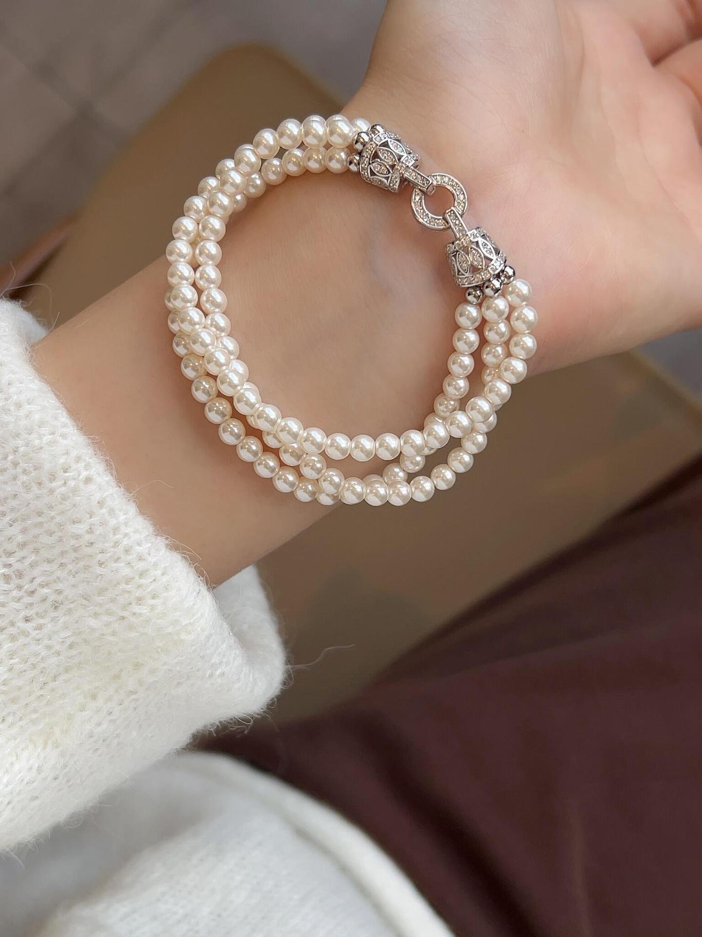 Three Layers Pearl Bracelet - Image 4