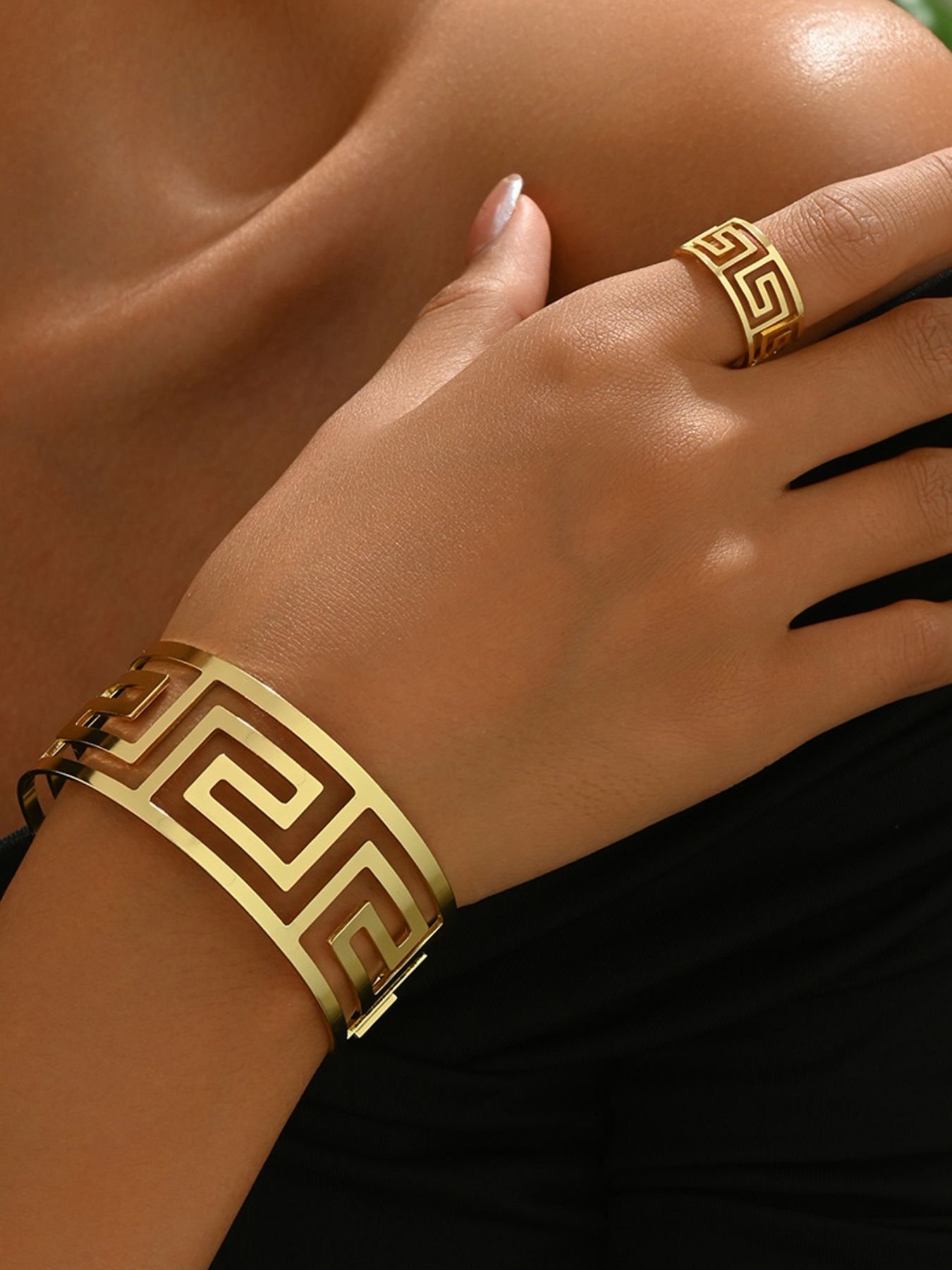 18K Gold-Plated Stainless Steel Geometric Bracelet and Ring Jewelry Set - Image 3