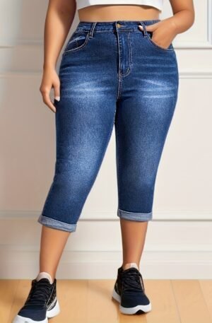 Plus Size Rolled Hem High Waist Denim Capri Jeans